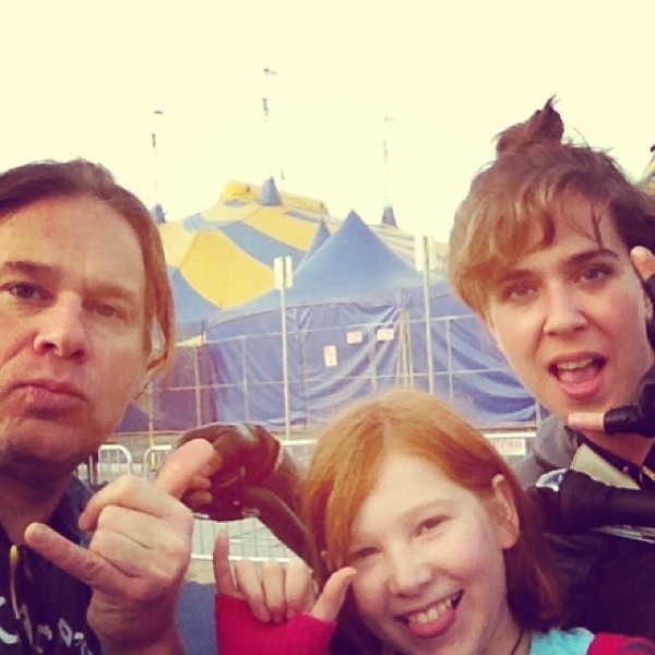 Bike ride stop at #cirquedusoleil with @serenaryder and @d_loves_dogs